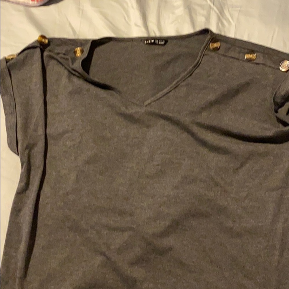 V neck button tee